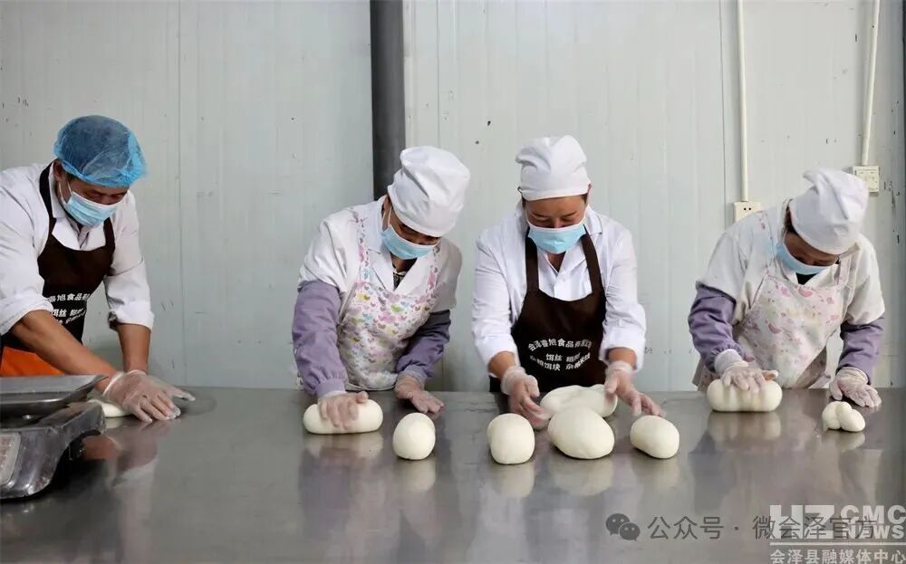年销量500吨!乡村工匠邓瑞玲把会泽饵块..